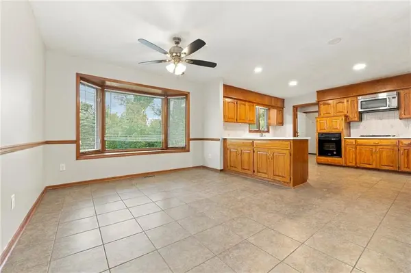 17422 W 70th ST, Shawnee, KS 66217