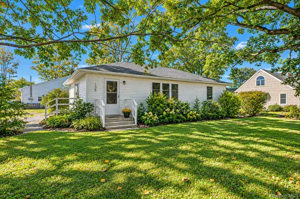 138 Central AVE, Patchogue, NY 11772