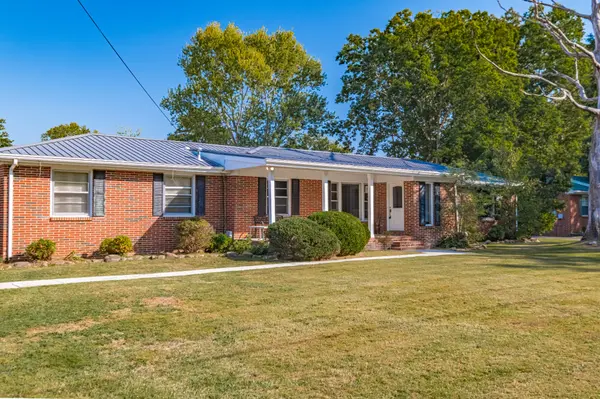 1201 Woodcrest Dr, Manchester, TN 37355