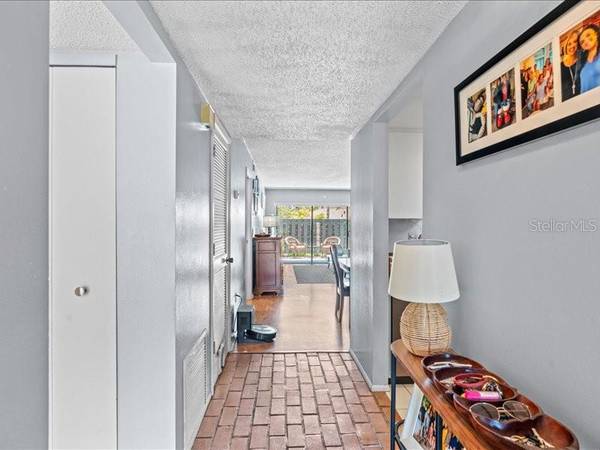 7364 CLOISTER DR #7364, Sarasota, FL 34231