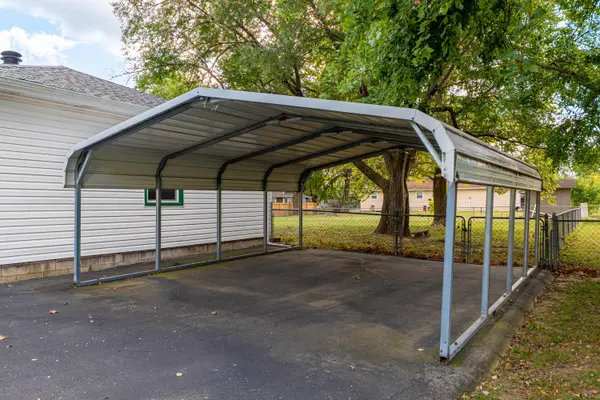 4216 W Mesa ST, Battlefield, MO 65619