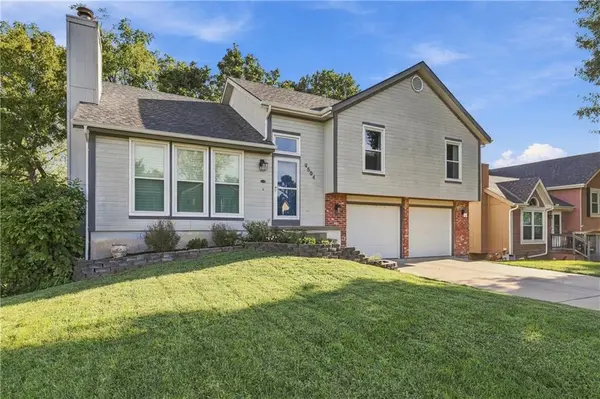 9504 NW 87th TER, Kansas City, MO 64153