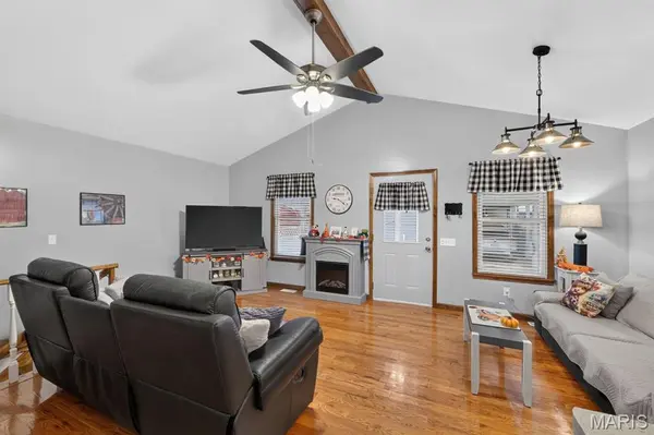 4967 Blow ST, St Louis, MO 63109