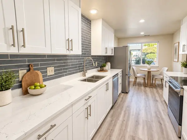21513 4th AVE W #C13, Bothell, WA 98021