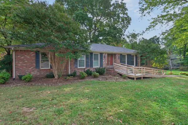 1275 Flatt Cir, Cookeville, TN 38501