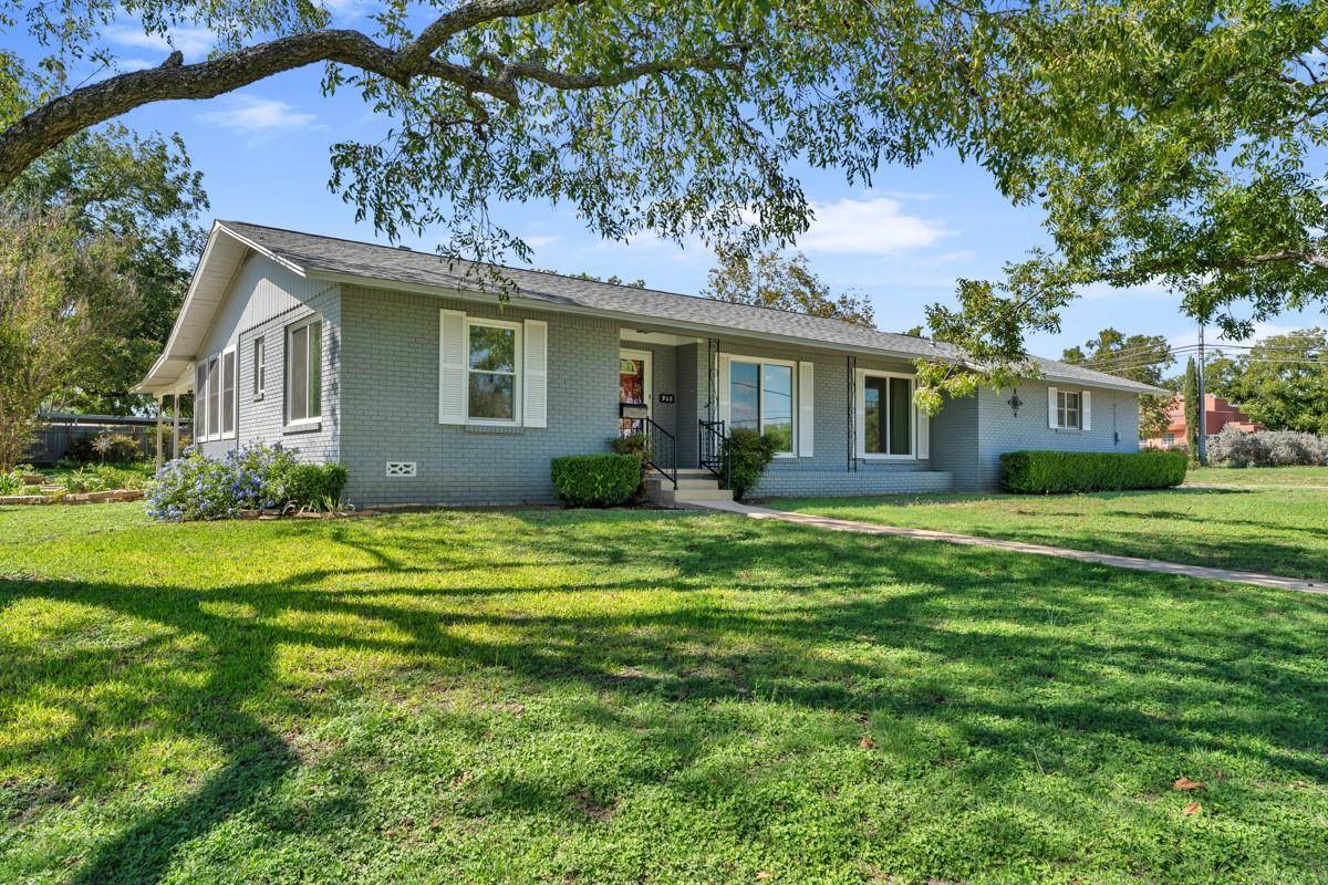908 N Pierce ST, Burnet, TX 78611