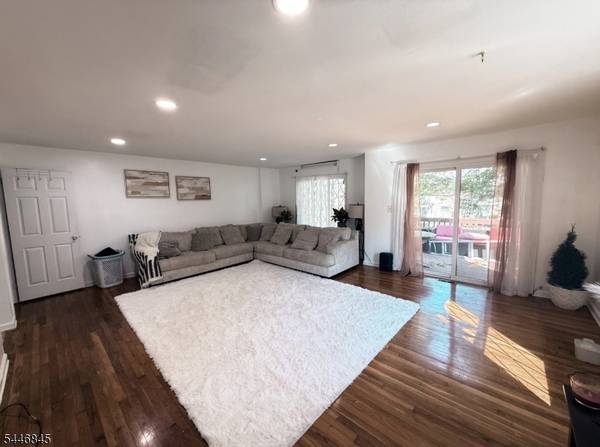 118 Devonshire Ct, Hillsborough Twp., NJ 08844