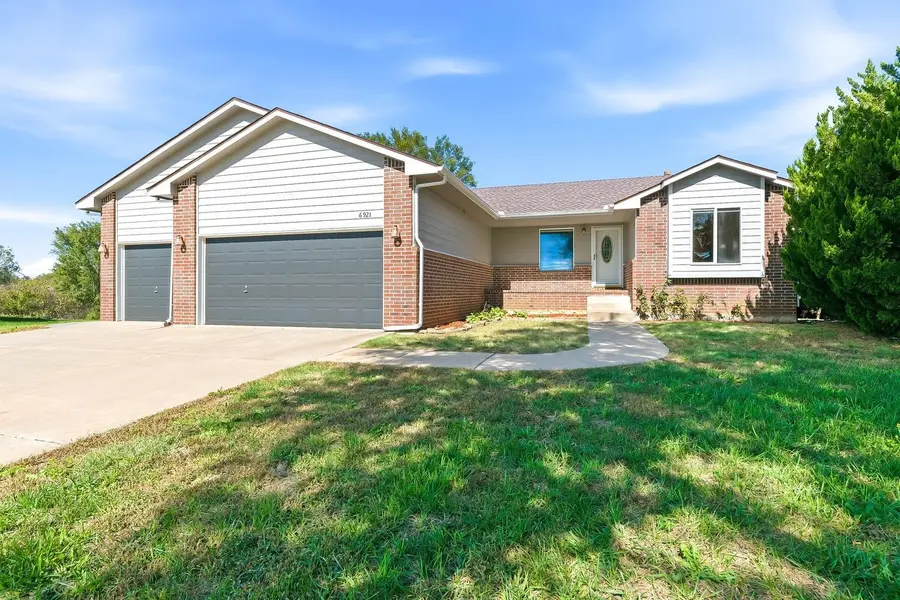 6921 N Wendell Ct, Park City, KS 67219