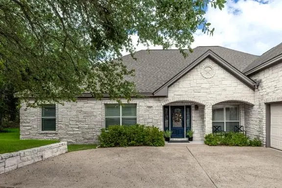 205 El Rio DR, Lakeway, TX 78734