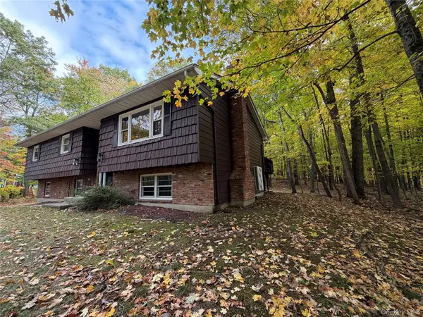 24 Emperor LN, Montgomery, NY 12549