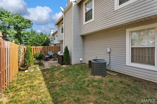 13305 Woodlake Village CT, Chesterfield, MO 63141