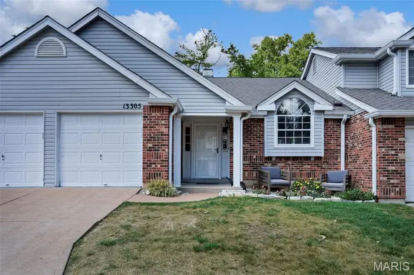 13305 Woodlake Village CT, Chesterfield, MO 63141