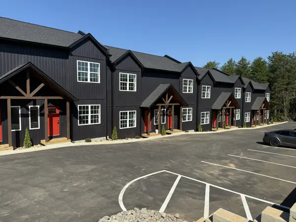 1477 William Holt Blvd, Sevierville, TN 37862