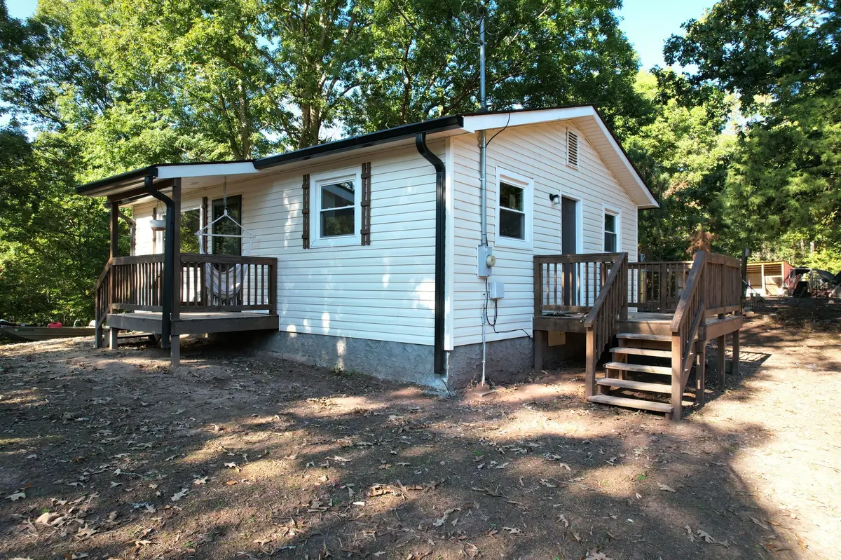 1280 Moore Rd #NW, Charleston, TN 37310