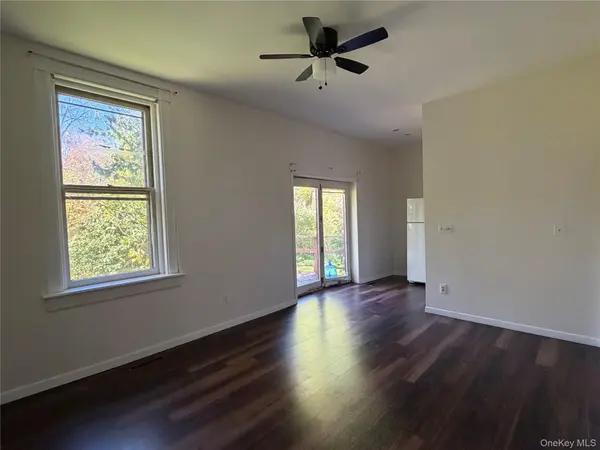 165 Ulster AVE #6, Saugerties, NY 12477