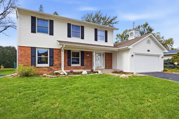 962 Kentucky LN, Elk Grove Village, IL 60007