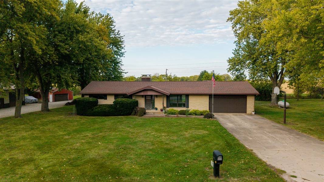 16796 Old Colonial RD, Bloomington, IL 61705