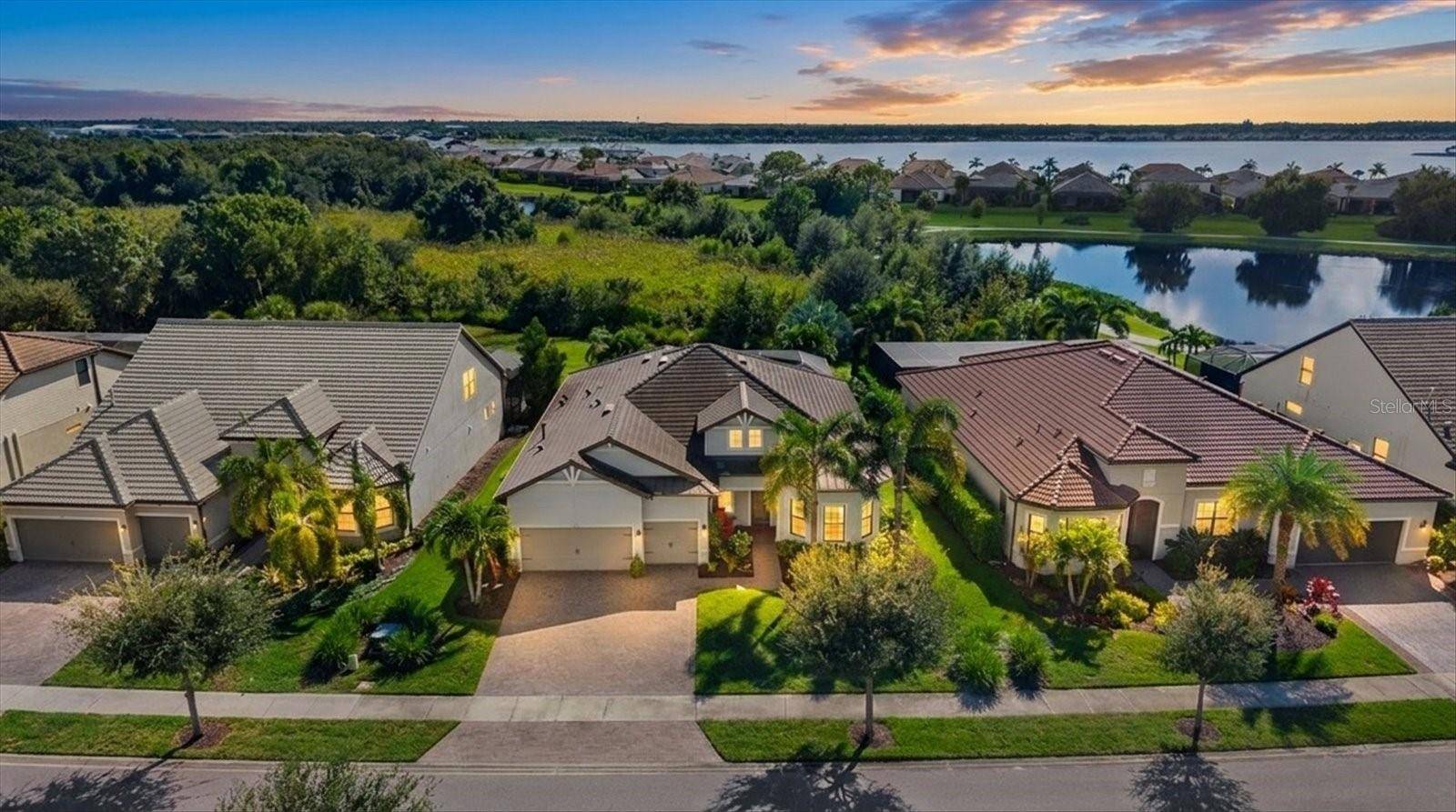 7973 GRANDE SHORES DR, Sarasota, FL 34240