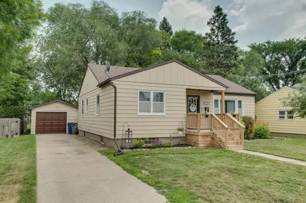 424 15th ST S, Moorhead, MN 56560