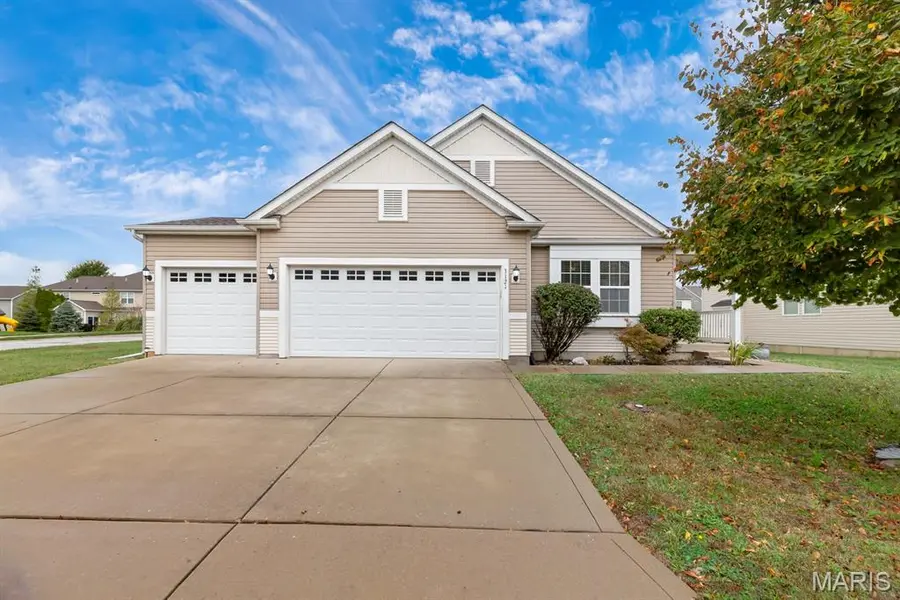 3121 Grace Hill DR, Lake St Louis, MO 63367