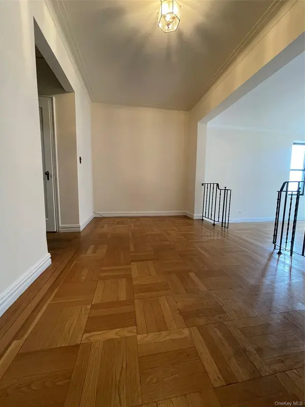 210 Martine AVE #5D, White Plains, NY 10601