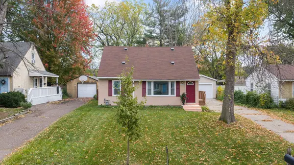1844 Barclay ST, Maplewood, MN 55109