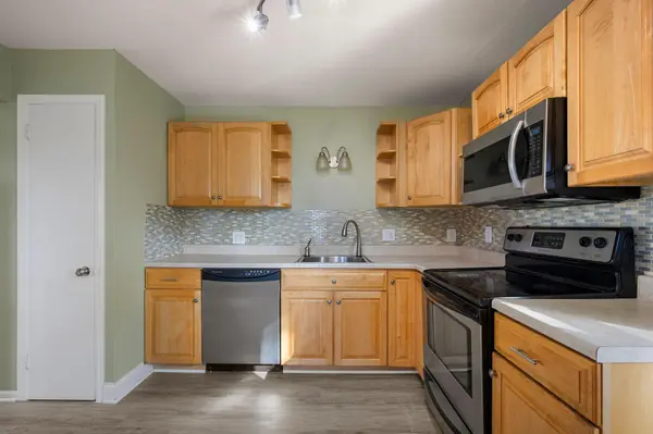 1844 Barclay ST, Maplewood, MN 55109