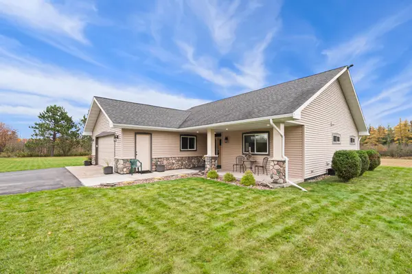 96 High Ridge TRL, Esko, MN 55733