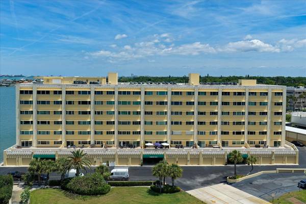 100 BLUFF VIEW DR #506C, Belleair Bluffs, FL 33770