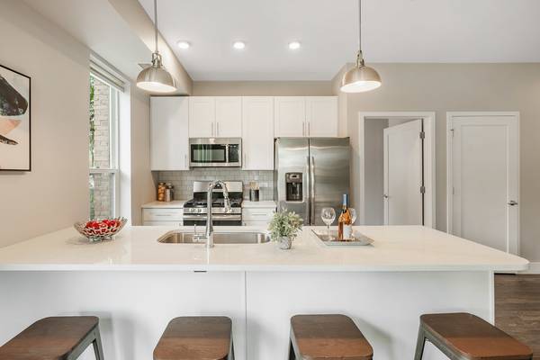 101 W Liberty ST #106, Barrington, IL 60010