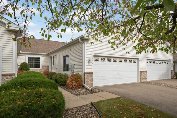 18716 Kalmar CT, Lakeville, MN 55044