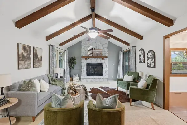 701 E Dover Dr, Valley Center, KS 67147