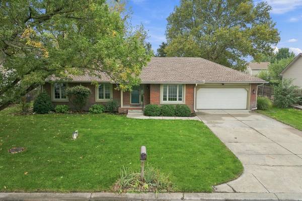 701 E Dover Dr, Valley Center, KS 67147