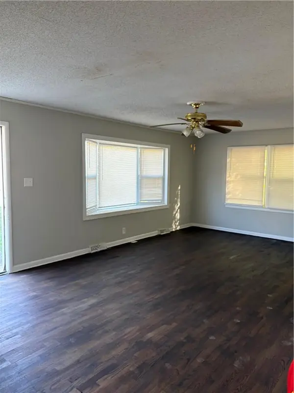 723 Pottawatomie ST, Leavenworth, KS 66048