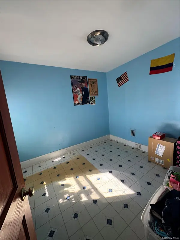 10620 109th AVE, Ozone Park, NY 11417