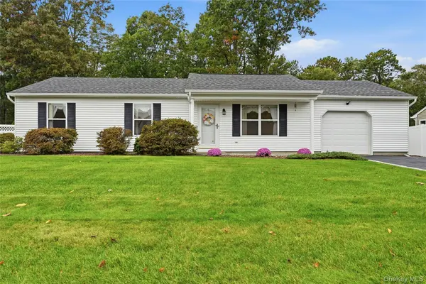 6 Evelyn CT, Manorville, NY 11949