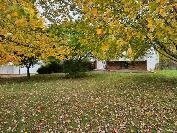 61 Maureen DR, Middletown, NY 10940