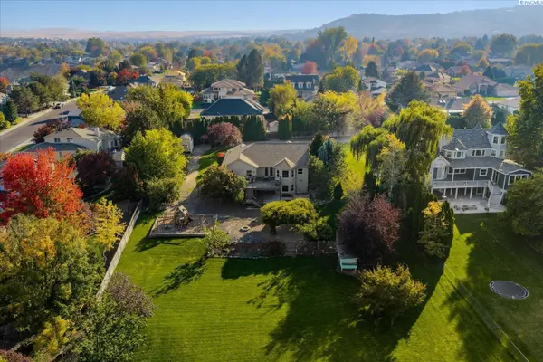 210 Windwood Ln, Richland, WA 99352