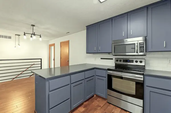4230 N Stratford LN, Bel Aire, KS 67226