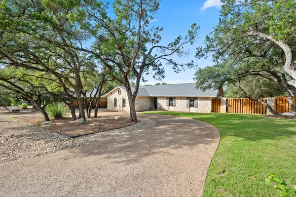 112 Los Altos DR, Lakeway, TX 78734