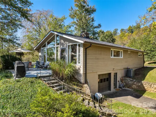 115 Wild Cherry RD, Asheville, NC 28804