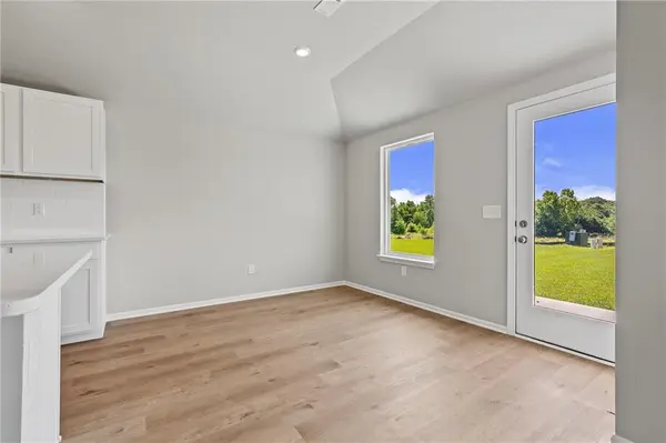 705 SW 6th TER, Oak Grove, MO 64075