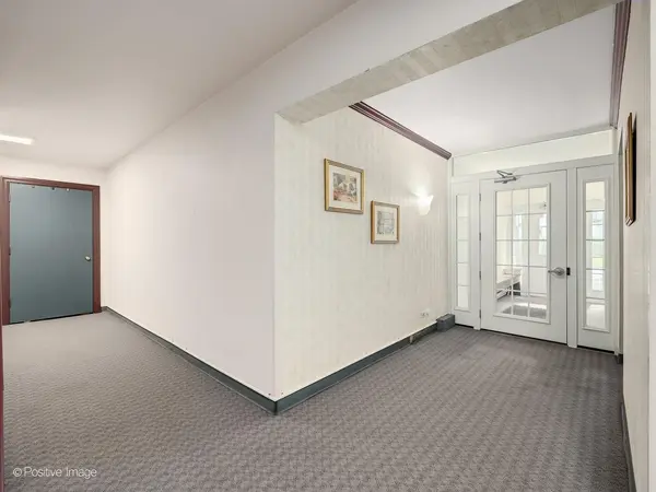 101 E Cossitt AVE #102, La Grange, IL 60525