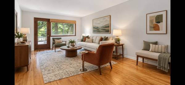 8541 Lotus AVE #807, Skokie, IL 60077