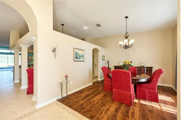 18016 ROYAL FOREST DR, Tampa, FL 33647
