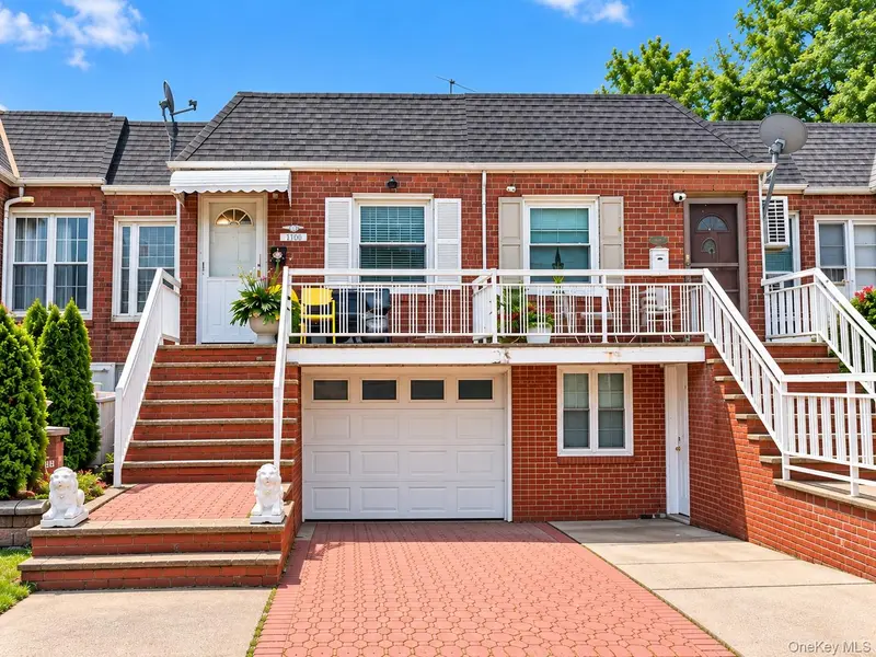 11508 Poppenhusen AVE, College Point, NY 11356