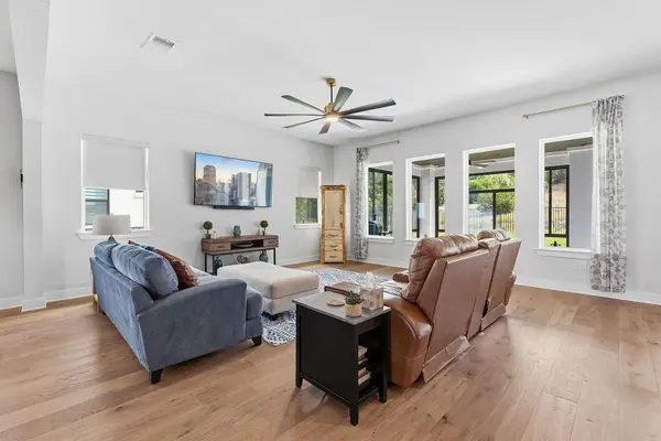 119 Cedro Blanco CV, Liberty Hill, TX 78642