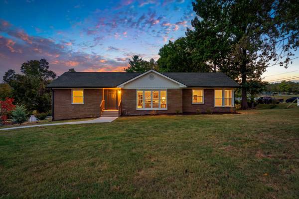 100 S Graycroft Ave, Madison, TN 37115