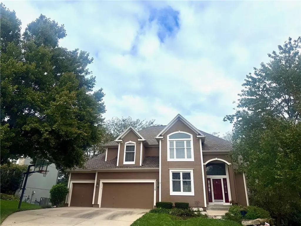 11216 W 140th PL, Overland Park, KS 66221