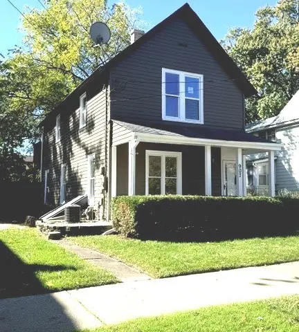 907 PORTER ST, Waukegan, IL 60085